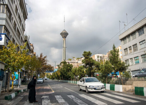 خودروی شگفت‌انگیز در تهران با ۶ کیلو روکش طلا