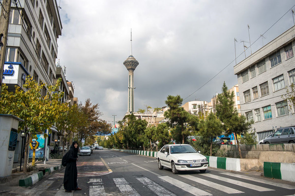 خودروی شگفت‌انگیز در تهران با ۶ کیلو روکش طلا