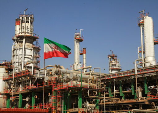 چرا ایران هنوز در صنعت نفت خام فروش است؟