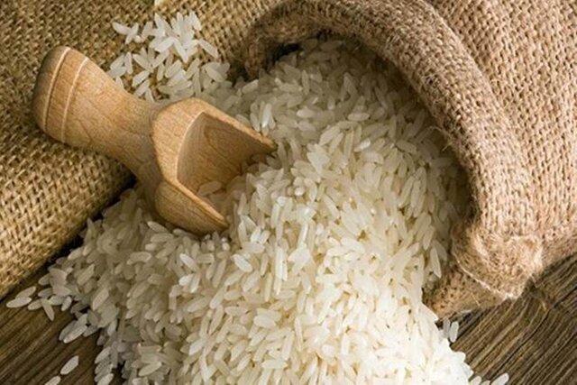 مردم نگران نباشند، قیمت‌ برنج کاهشی‌ می‌شود