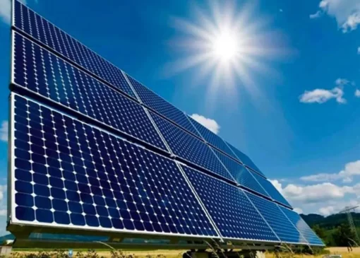 ۶۰۰ مگاوات نیروگاه خورشیدی تا پایان پیک وارد مدار می شود