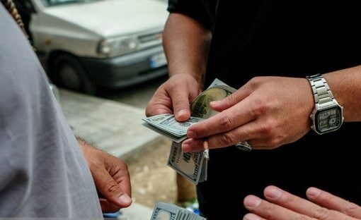 چرا مدیریت بازار ارز آسان نیست؟