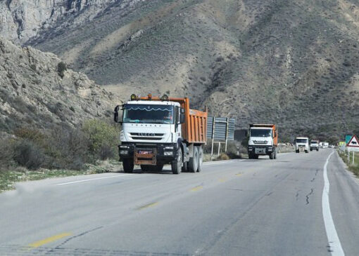 مشکل تردد کامیون‌های ایرانی در مرز افغانستان برطرف شد