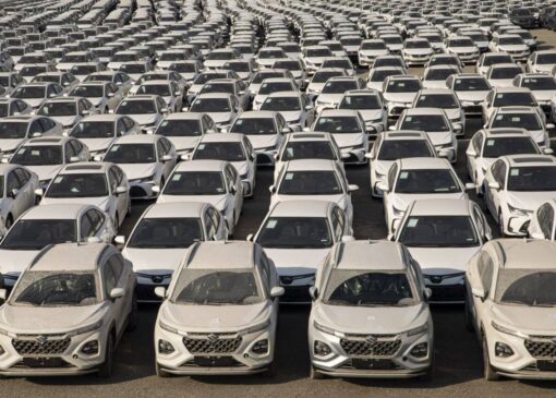 مهلت افتتاح حساب و ثبت‌نام برای خودروهای وارداتی تمدید شد