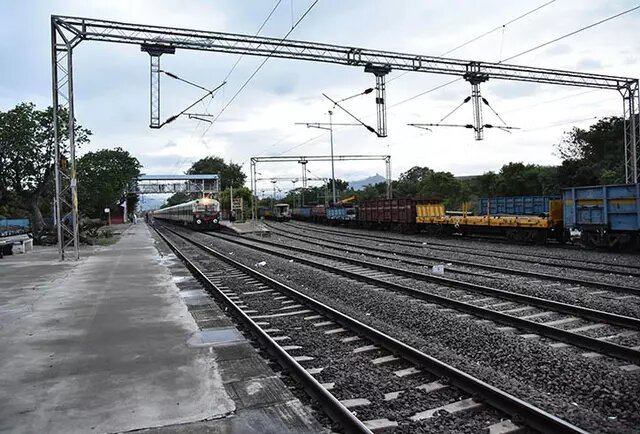 گول بارهای پشت مرز مانده را نخورید؛ روسها باید خودشان مشارکت کنند!