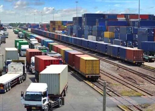 ترخیص سه‌روزه کالا؛ مطالبه وزیر اقتصاد از گمرک