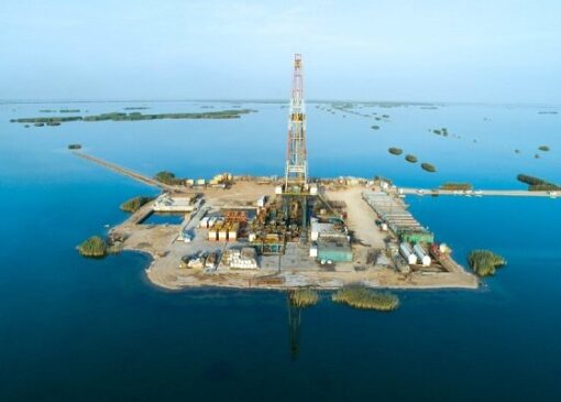 نفت چگونه اقتصاد ایران را رشد می‌دهد؟