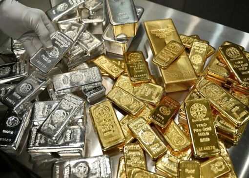 طلای جهانی عقب‌نشینی کرد