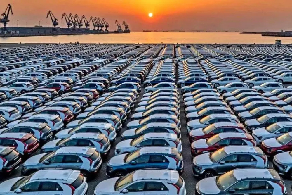 افزایش ۴۰۰ میلیونی قیمت خودرو نتیجه تصمیمات غلط!