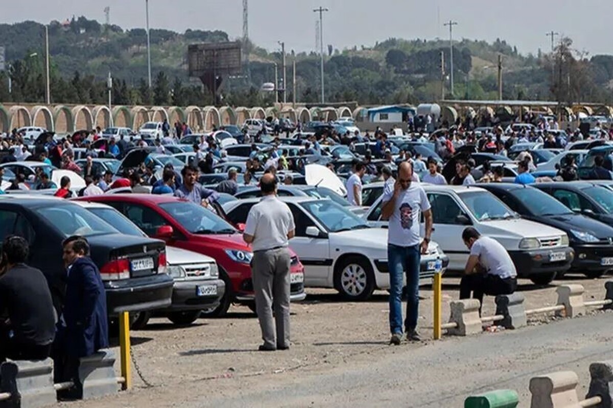 یک خودروی ساده برای حقوقبگیران به رؤیا تبدیل شده است / قیمتگذاری دستوری خودرو حذف میشود؟