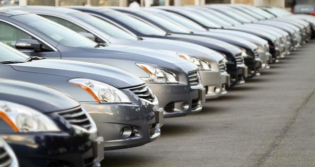 نوسان قیمت خودرو در یک ماه گذشته؛ کدام خودرو گران شد؟