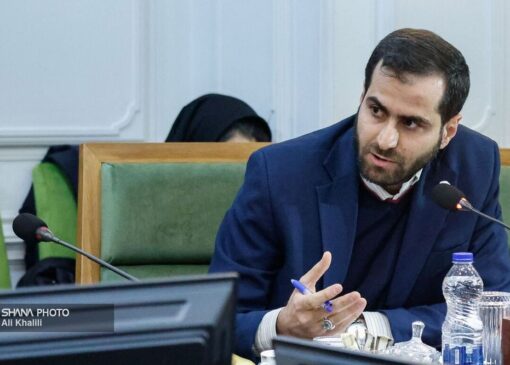 در نشست هم اندیشی مدیران صنعت پتروشیمی با وزیر نفت: حیدرزاده دستاوردها و پیشنهادات آریاساسول را در این حوزه مطرح کرد