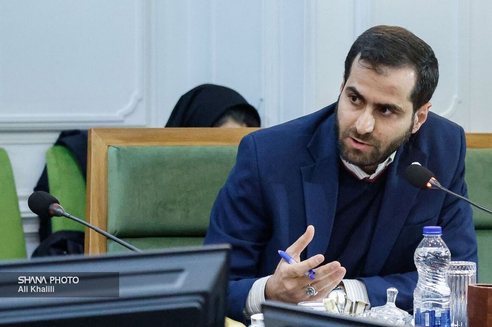 در نشست هم اندیشی مدیران صنعت پتروشیمی با وزیر نفت: حیدرزاده دستاوردها و پیشنهادات آریاساسول را در این حوزه مطرح کرد