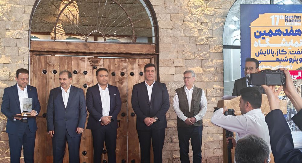 فتح قله بومی‌سازی در پارس جنوبی؛ آریاساسول عنوان «برترین سازنده داخلی و تولیدکننده بار اول ۱۴۰۴» را کسب کرد