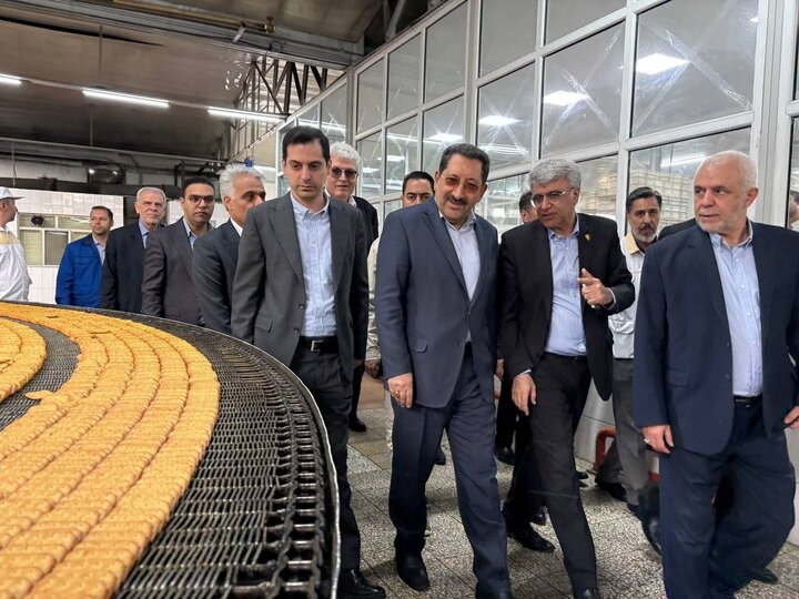 روایت اتابک از نقش کارگران در بحران