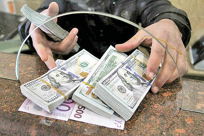افزایش آرام قیمتها در بازار رسمی ارز
